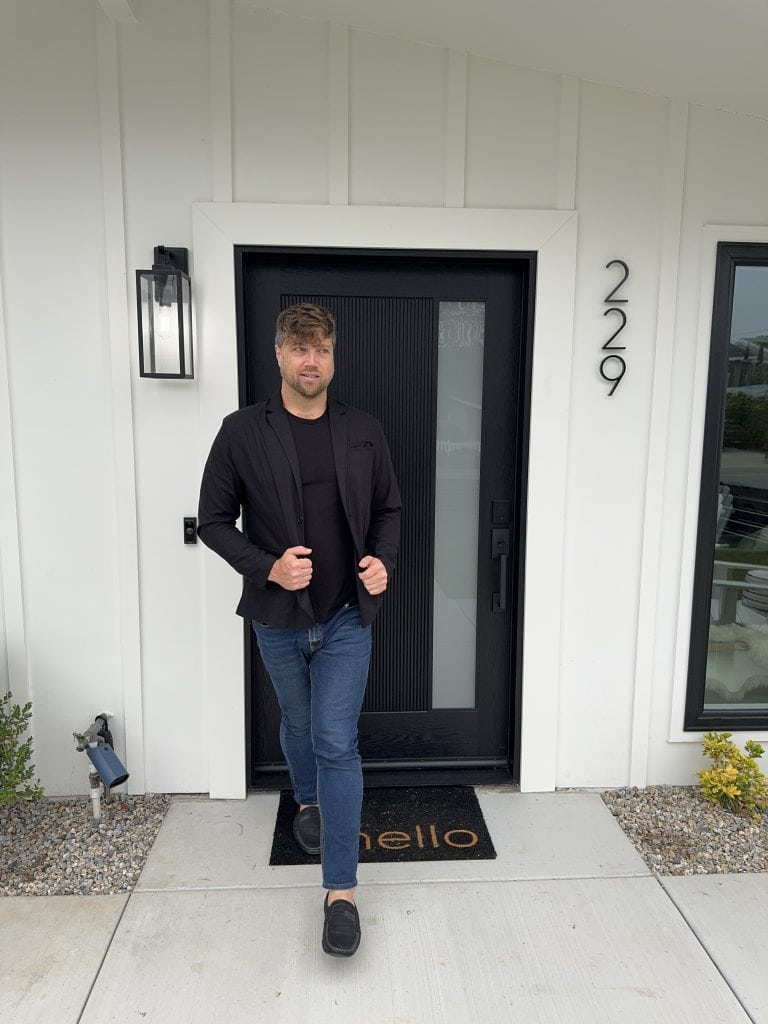 Real Estate Agent David Mercier leaves his listing in Costa Mesa, California